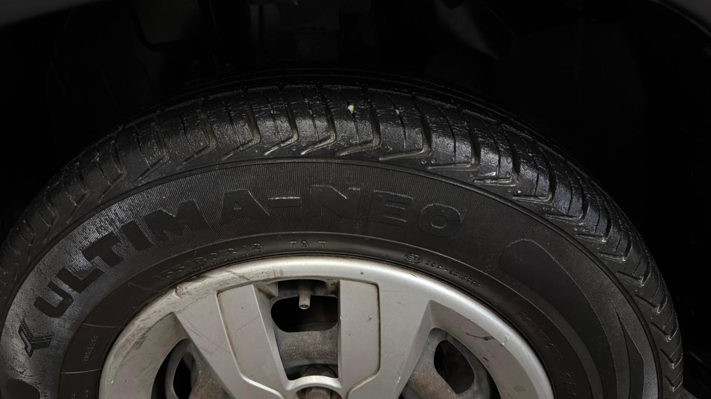 2017 Renault Kwid RXT 0.8, Petrol, Manual, 36,563 km, Left Front Tyre Tread