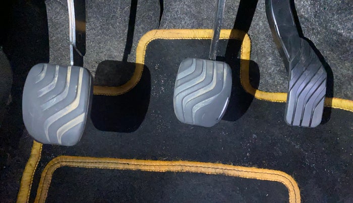 2016 Renault Kwid RXT 0.8, Petrol, Manual, 71,594 km, Pedals