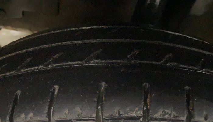 2016 Renault Kwid RXT 0.8, Petrol, Manual, 71,594 km, Left Front Tyre Tread