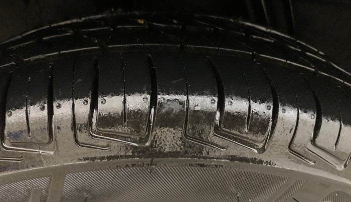 2017 Renault Kwid RXT 0.8, Petrol, Manual, 65,470 km, Right Rear Tyre Tread