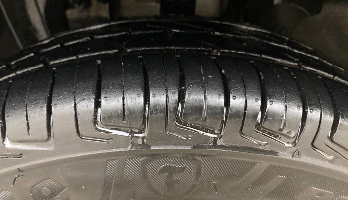 2017 Renault Kwid RXT 0.8, Petrol, Manual, 65,470 km, Left Front Tyre Tread