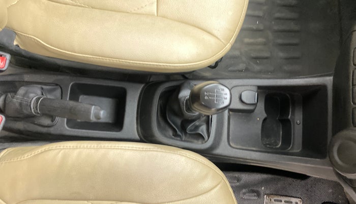 2017 Renault Kwid RXT 0.8, Petrol, Manual, 65,470 km, Gear Lever