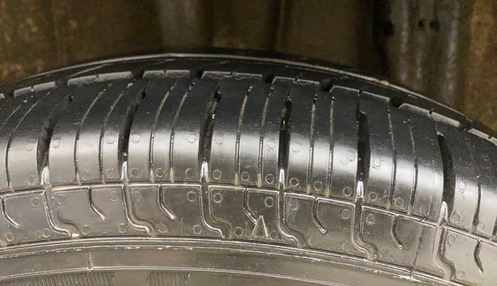 2021 Renault TRIBER RXT, Petrol, Manual, 49,232 km, Right Rear Tyre Tread