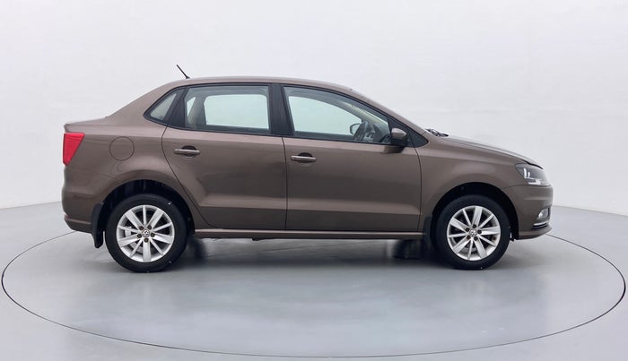 2016 Volkswagen Ameo HIGHLINE 1.2, Petrol, Manual, 30,483 km, Right Side View