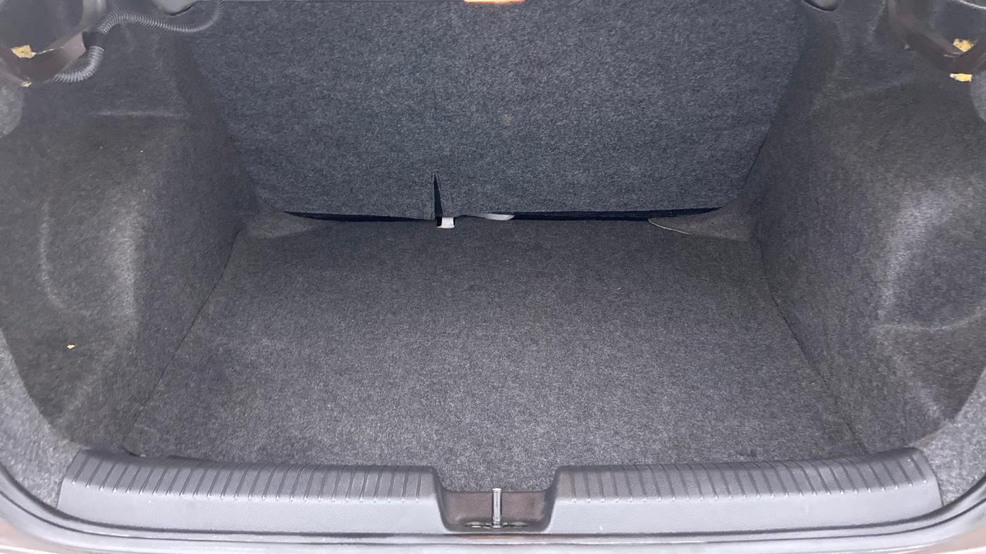 2016 Volkswagen Ameo HIGHLINE 1.2, Petrol, Manual, 30,483 km, Boot Inside