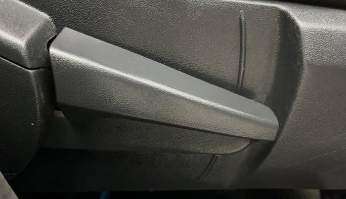 2022 Renault Kiger RXZ TURBO MT, Petrol, Manual, 88,148 km, Driver Side Adjustment Panel