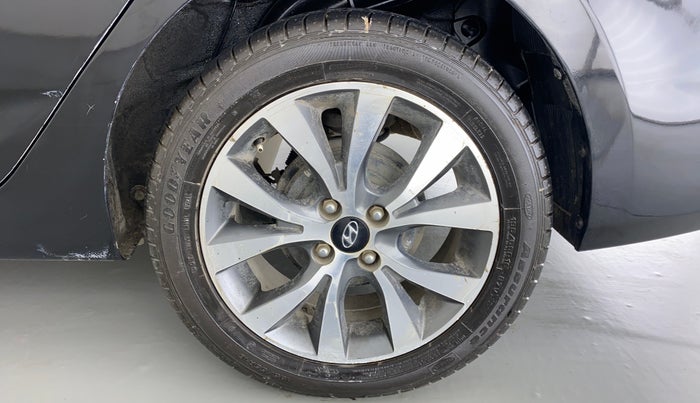 2016 Hyundai Verna FLUIDIC 1.6 VTVT SX AT, Petrol, Automatic, 59,226 km, Left Rear Wheel