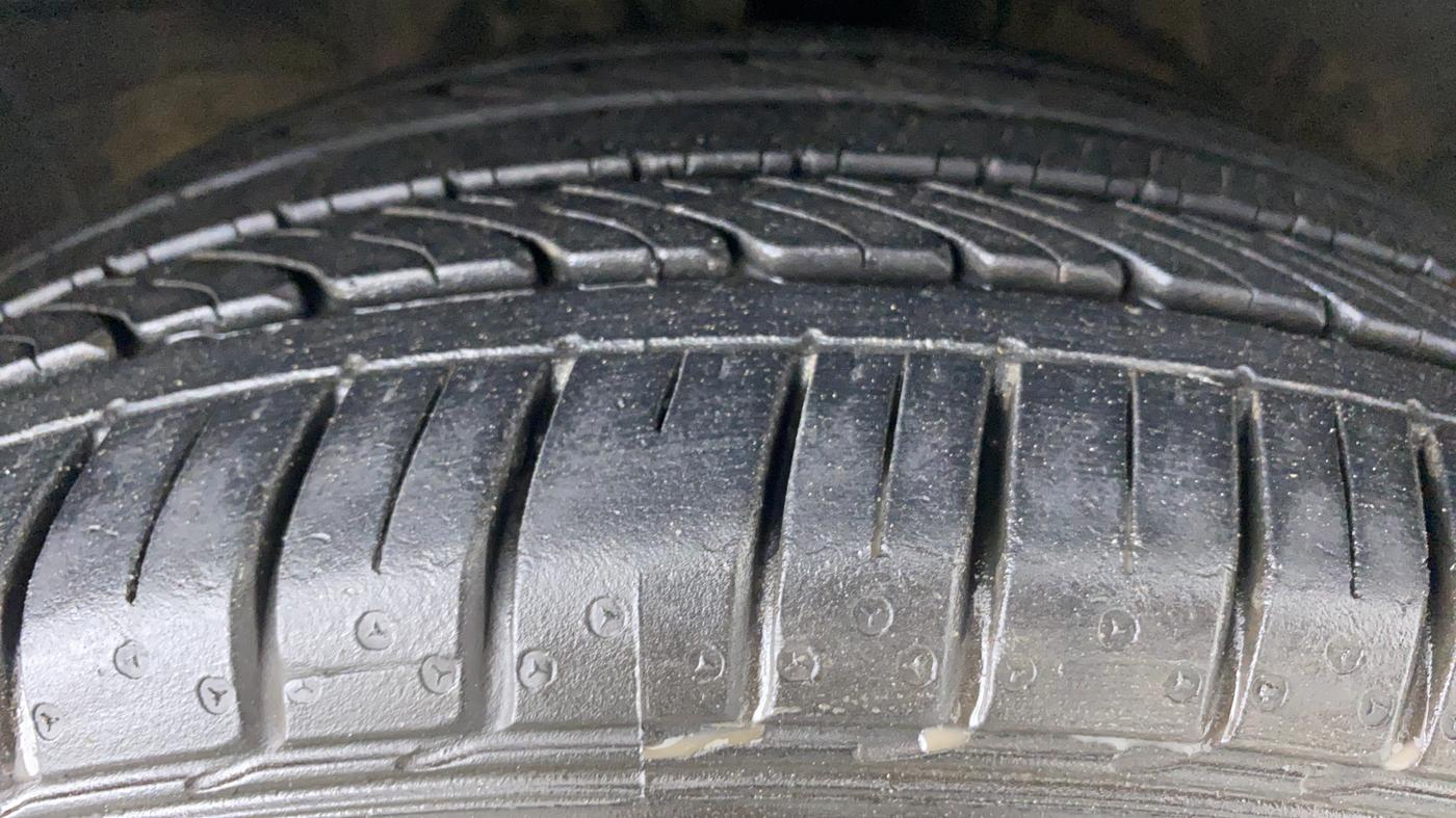 2016 Hyundai Verna FLUIDIC 1.6 VTVT SX AT, Petrol, Automatic, 59,226 km, Right Front Tyre Tread