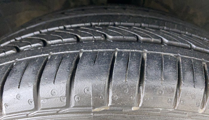 2016 Hyundai Verna FLUIDIC 1.6 VTVT SX AT, Petrol, Automatic, 59,226 km, Right Front Tyre Tread