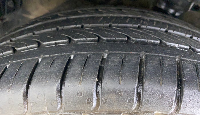 2016 Hyundai Verna FLUIDIC 1.6 VTVT SX AT, Petrol, Automatic, 59,226 km, Left Front Tyre Tread