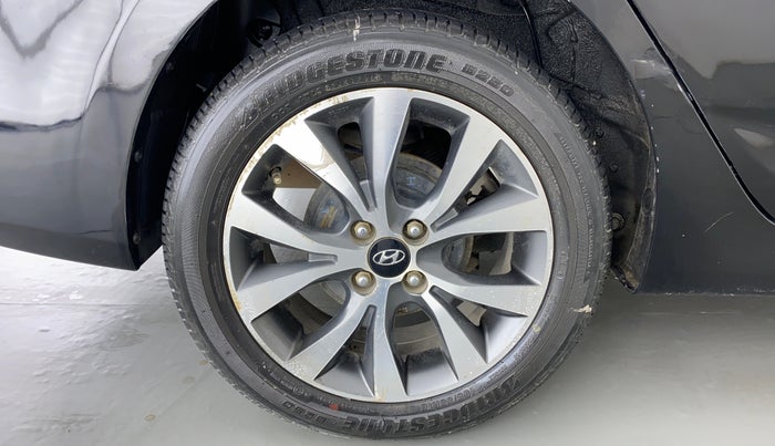 2016 Hyundai Verna FLUIDIC 1.6 VTVT SX AT, Petrol, Automatic, 59,226 km, Right Rear Wheel