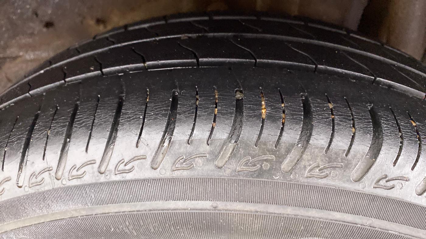 2018 Tata Tiago XT 1.2 REVOTRON, Petrol, Manual, 12,186 km, Left Rear Tyre Tread