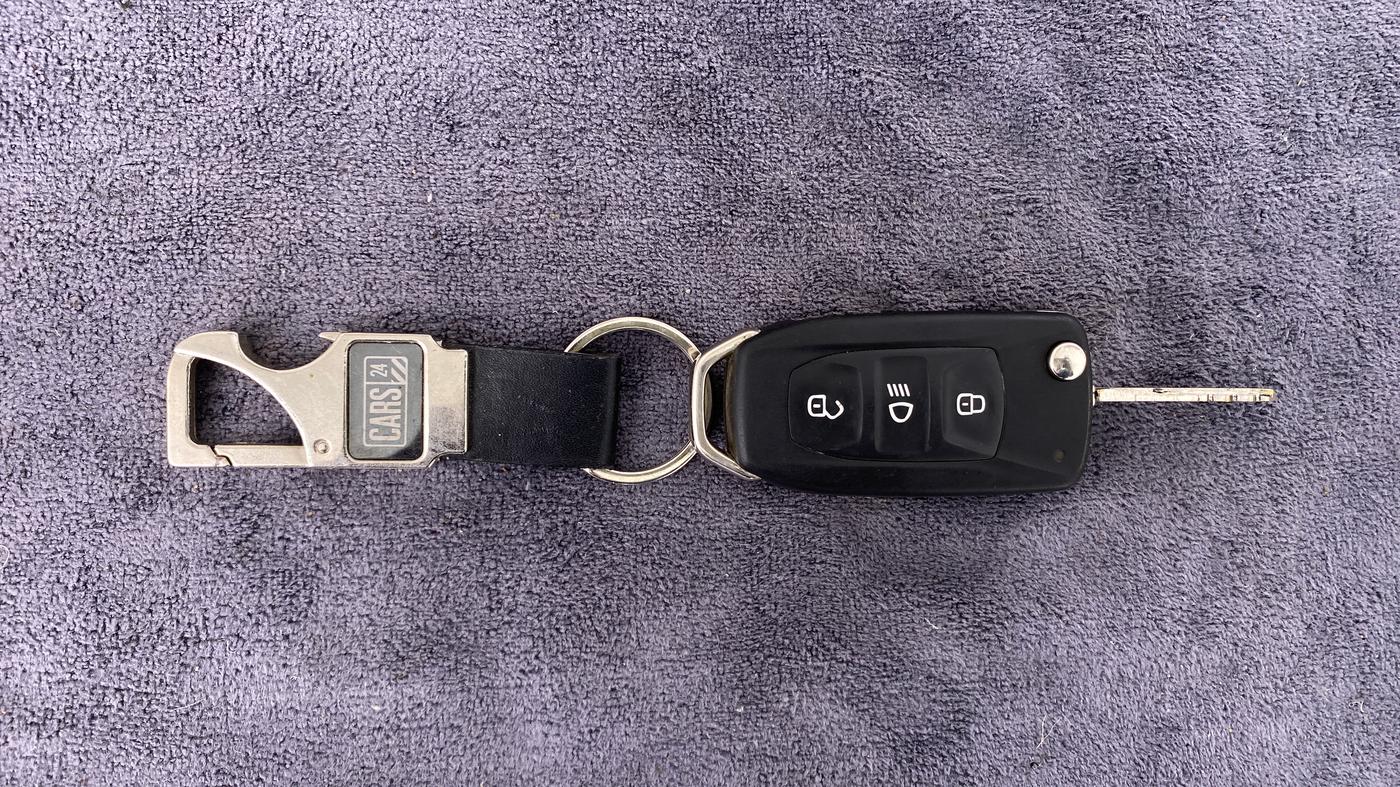 2018 Tata Tiago XT 1.2 REVOTRON, Petrol, Manual, 12,186 km, Key Close Up