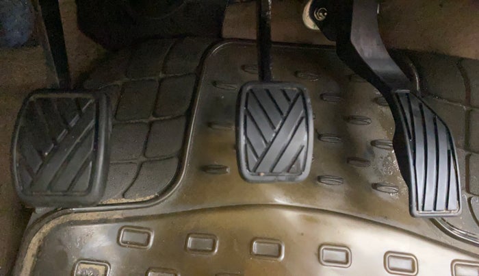 2014 Maruti Swift Dzire VXI, Petrol, Manual, 43,851 km, Pedals