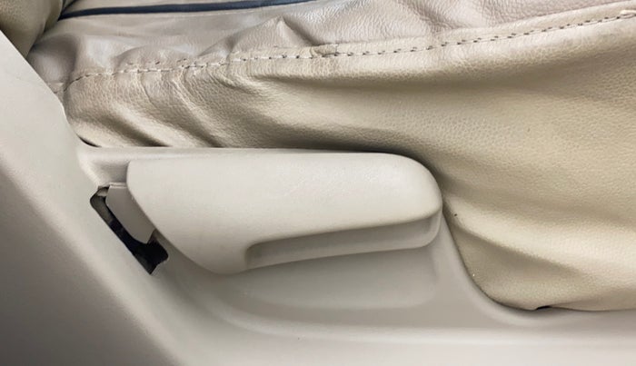 2014 Maruti Swift Dzire VXI, Petrol, Manual, 43,851 km, Driver Side Adjustment Panel