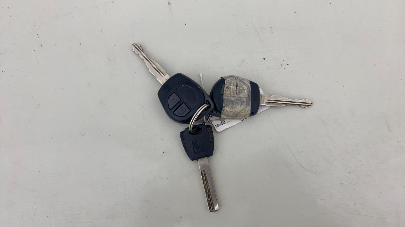 2014 Maruti Swift Dzire VXI, Petrol, Manual, 43,851 km, Key Close Up