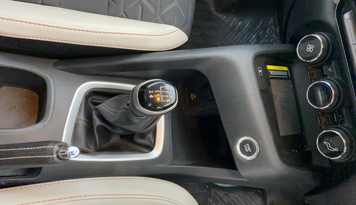 2025 Nissan MAGNITE Tekna B4D 1.0 Petrol MT, Petrol, Manual, 9,264 km, Gear Lever