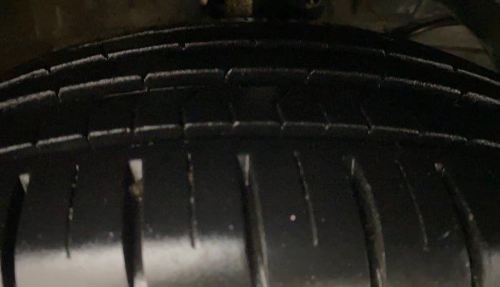 2020 Maruti Swift ZXI PLUS AMT, Petrol, Automatic, 11,423 km, Right Front Tyre Tread