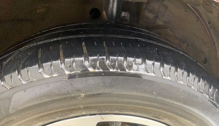 2022 Maruti Ertiga ZXI+ SHVS, Petrol, Manual, 83,109 km, Right Front Tyre Tread