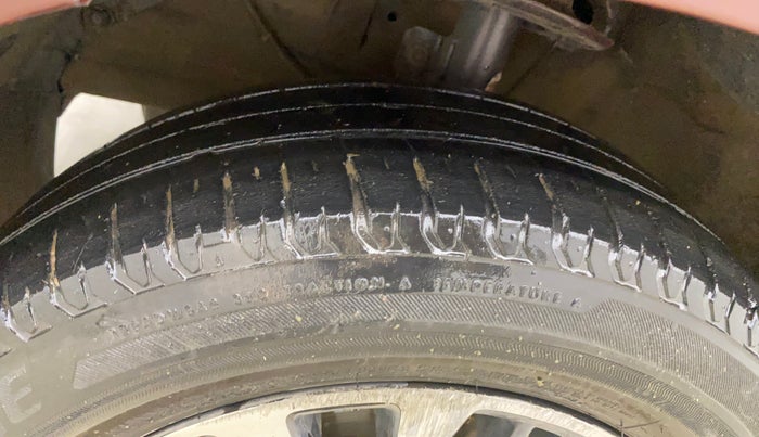 2022 Maruti Ertiga ZXI+ SHVS, Petrol, Manual, 83,109 km, Left Front Tyre Tread