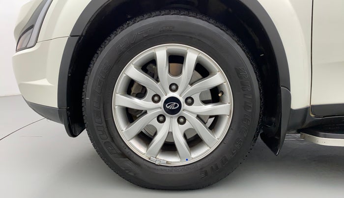 2020 Mahindra XUV500 W9, Diesel, Manual, 36,449 km, Left Front Wheel