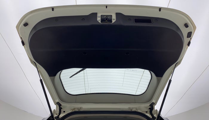 2020 Mahindra XUV500 W9, Diesel, Manual, 36,449 km, Boot Door Open