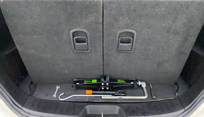 2020 Mahindra XUV500 W9, Diesel, Manual, 36,449 km, Boot Inside