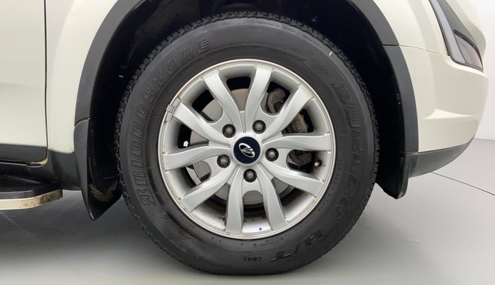 2020 Mahindra XUV500 W9, Diesel, Manual, 36,449 km, Right Front Wheel