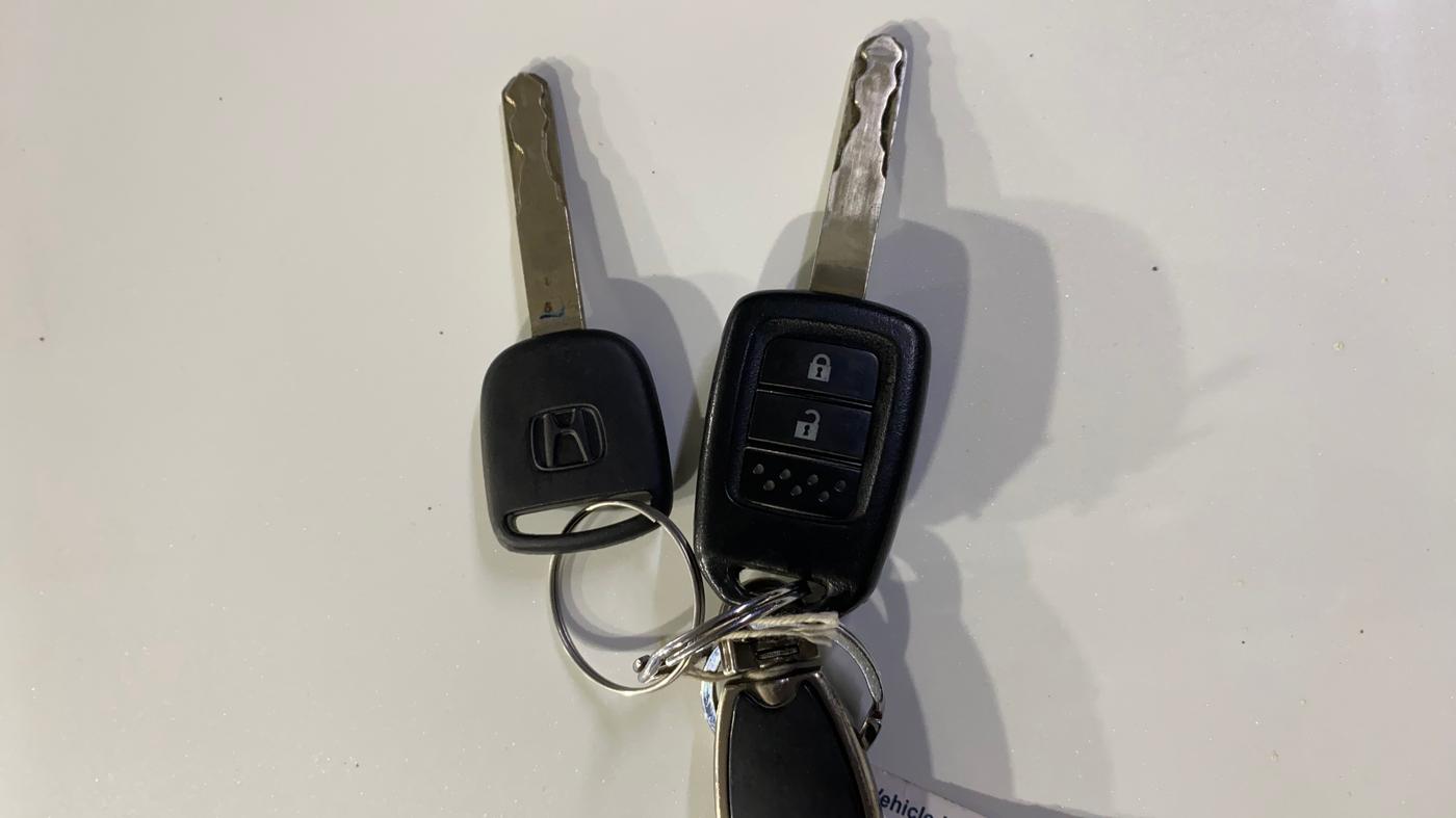 2018 Honda WR-V 1.2L I-VTEC VX MT, Petrol, Manual, 36,420 km, Key Close Up
