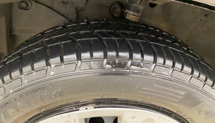 2015 Honda Brio S MT, Petrol, Manual, 49,910 km, Left Front Tyre Tread