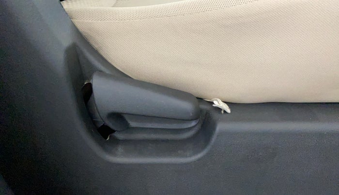 2018 Maruti Wagon R 1.0 LXI CNG, CNG, Manual, 60,466 km, Driver Side Adjustment Panel