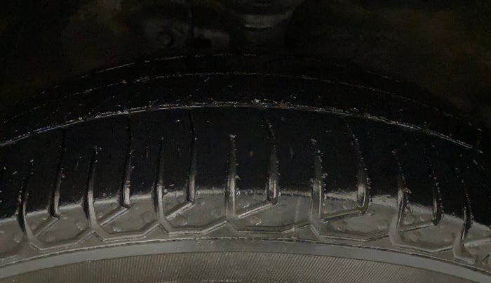 2018 Maruti Wagon R 1.0 LXI CNG, CNG, Manual, 60,466 km, Right Front Tyre Tread