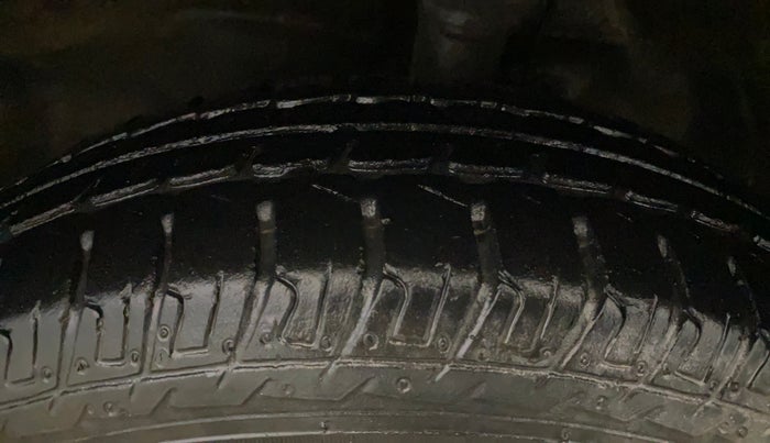 2018 Maruti Wagon R 1.0 LXI CNG, CNG, Manual, 60,466 km, Left Front Tyre Tread