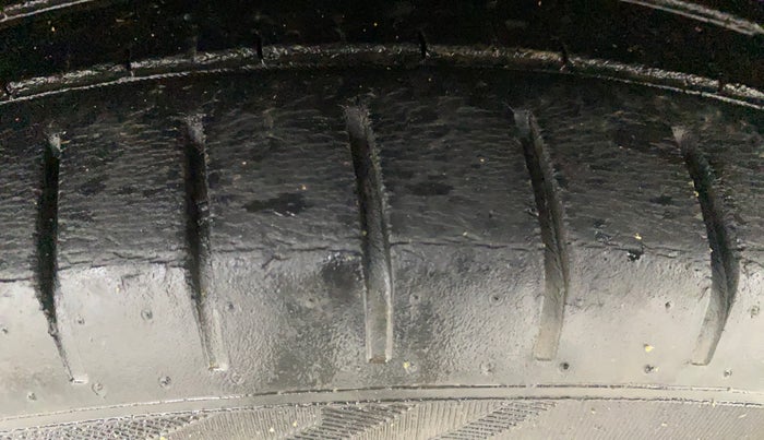 2020 Maruti Baleno ZETA PETROL 1.2, Petrol, Manual, 56,518 km, Left Front Tyre Tread