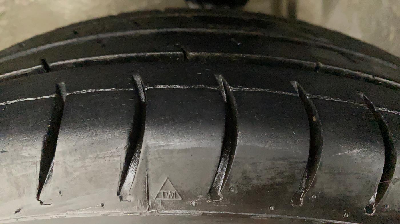 2014 Maruti Alto 800 LXI, Petrol, Manual, 60,963 km, Left Front Tyre Tread