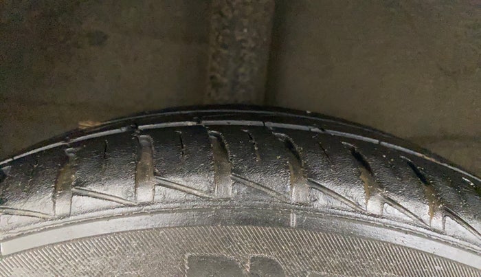 2020 Hyundai NEW SANTRO SPORTZ EXECUTIVE MT CNG, CNG, Manual, 91,928 km, Right Rear Tyre Tread