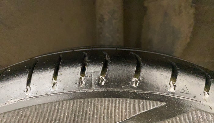 2020 Hyundai NEW SANTRO SPORTZ EXECUTIVE MT CNG, CNG, Manual, 91,928 km, Left Rear Tyre Tread