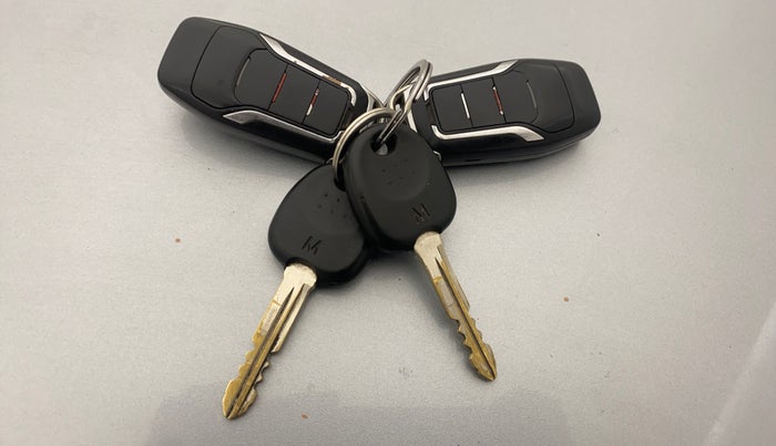 2020 Hyundai NEW SANTRO SPORTZ EXECUTIVE MT CNG, CNG, Manual, 91,928 km, Key Close Up