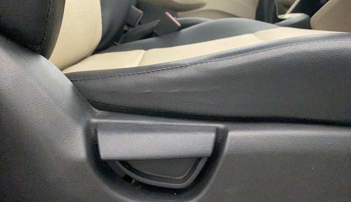 2020 Hyundai NEW SANTRO SPORTZ EXECUTIVE MT CNG, CNG, Manual, 91,928 km, Driver Side Adjustment Panel