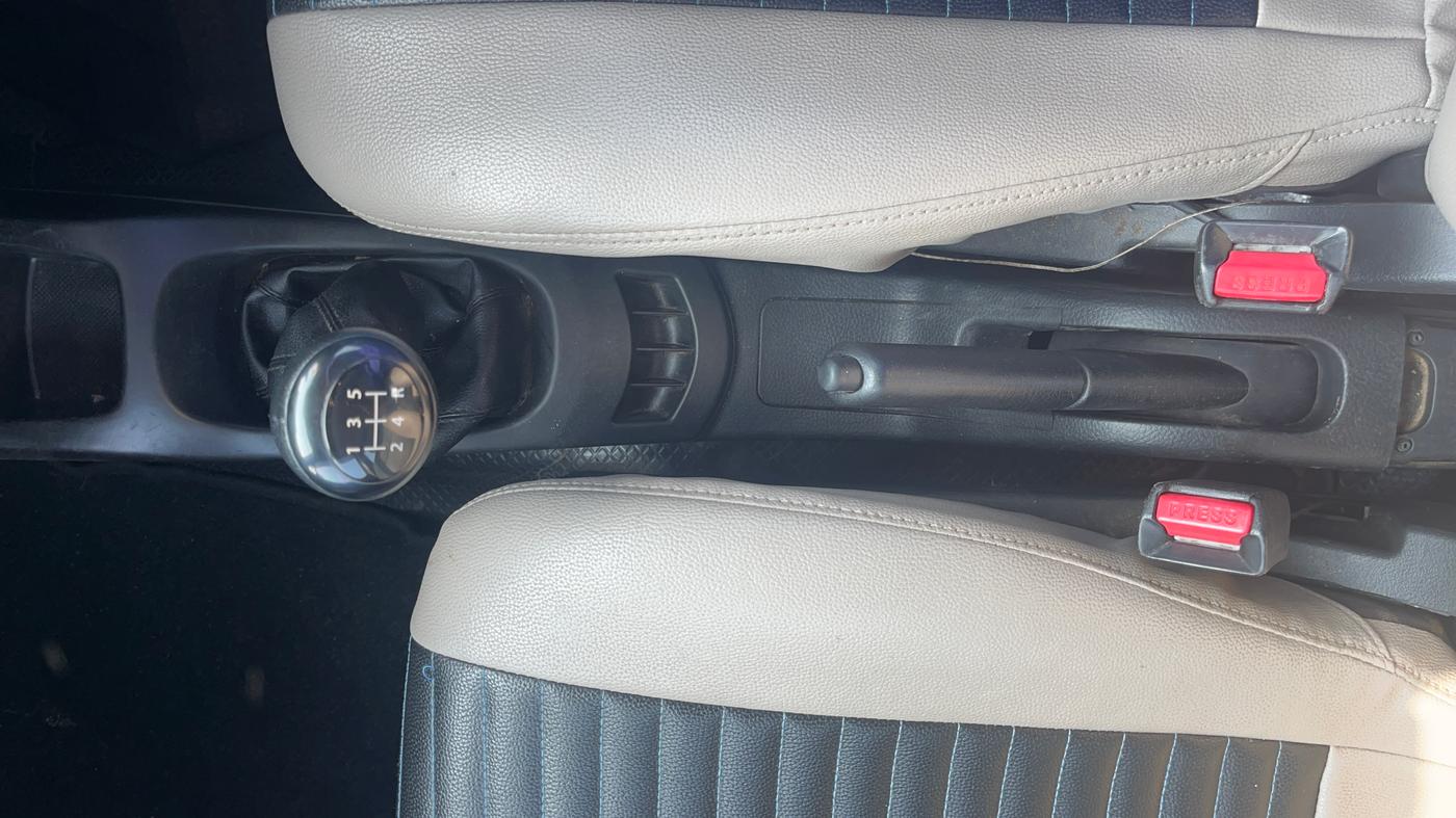 2014 Maruti Wagon R 1.0 LXI, Petrol, Manual, 61,995 km, Gear Lever