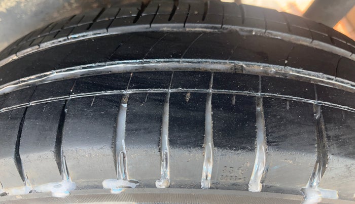 2014 Maruti Wagon R 1.0 LXI, Petrol, Manual, 61,995 km, Left Rear Tyre Tread