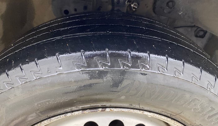 2013 Honda Amaze 1.2L I-VTEC EX, Petrol, Manual, 97,342 km, Right Front Tyre Tread