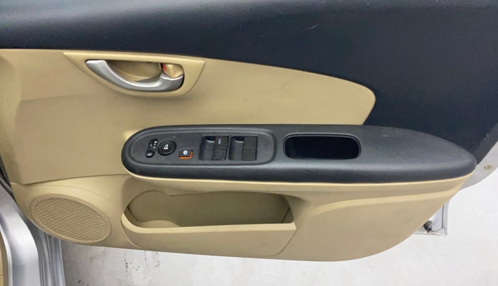 2015 Honda Brio VX MT, Petrol, Manual, 54,341 km, Driver Side Door Panels Control