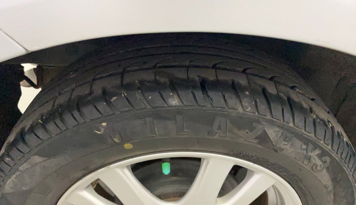 2015 Honda Brio VX MT, Petrol, Manual, 54,341 km, Right Rear Tyre Tread