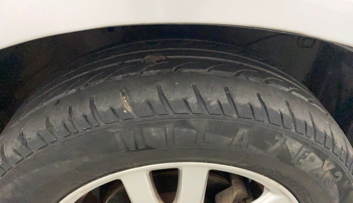 2015 Honda Brio VX MT, Petrol, Manual, 54,341 km, Right Front Tyre Tread