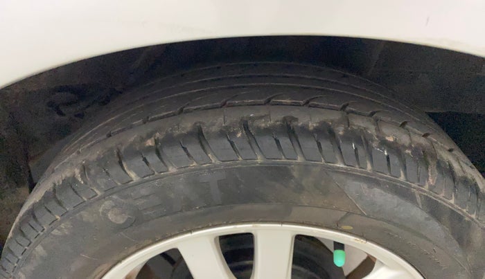 2015 Honda Brio VX MT, Petrol, Manual, 54,341 km, Left Rear Tyre Tread