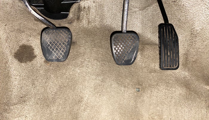 2015 Honda Brio VX MT, Petrol, Manual, 54,341 km, Pedals