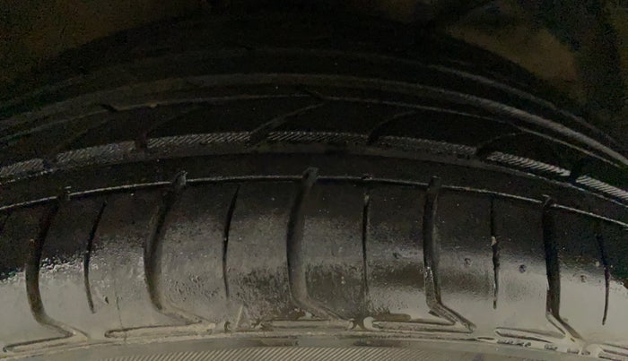 2017 Maruti Baleno ZETA CVT PETROL 1.2, Petrol, Automatic, 60,937 km, Right Front Tyre Tread