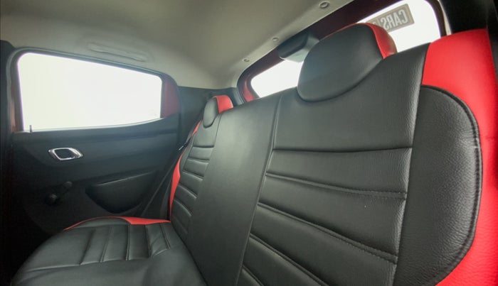 2020 Renault Kwid RXT 0.8, Petrol, Manual, 31,920 km, Right Side Rear Door Cabin