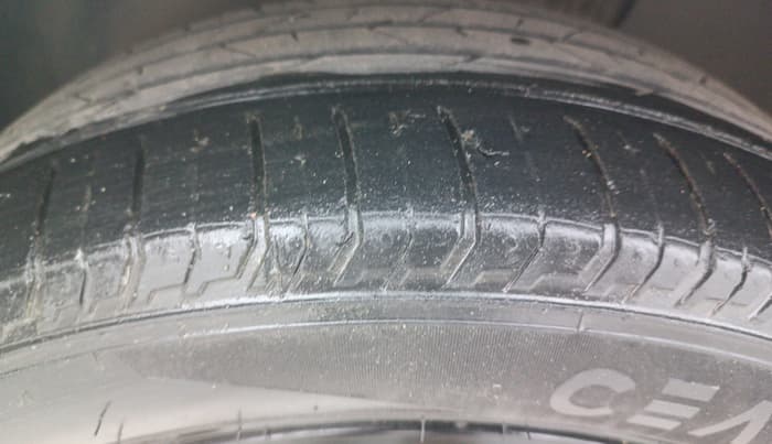 2023 Volkswagen VIRTUS GT PLUS TSI 1.5 EVO DSG, Petrol, Automatic, 49,689 km, Left Front Tyre Tread